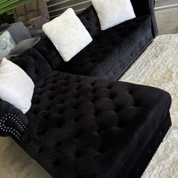 (FREE CURBSIDE DELIVERY) Like New Small Black Sectional Sofa Couch 