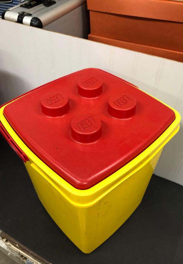 Lego Duplo pieces Building Blocks & Storage Container 1995 vintage. Yellow for Sale in Hudson