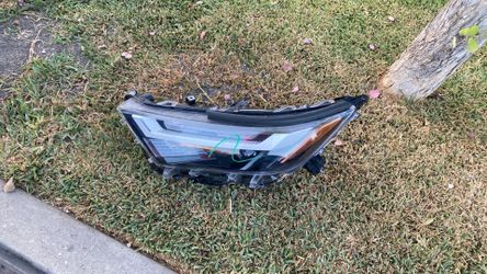 22 23 24 2022-2024 TOYOTA RAV4 LED Headlight Head Lamp OEM RH
