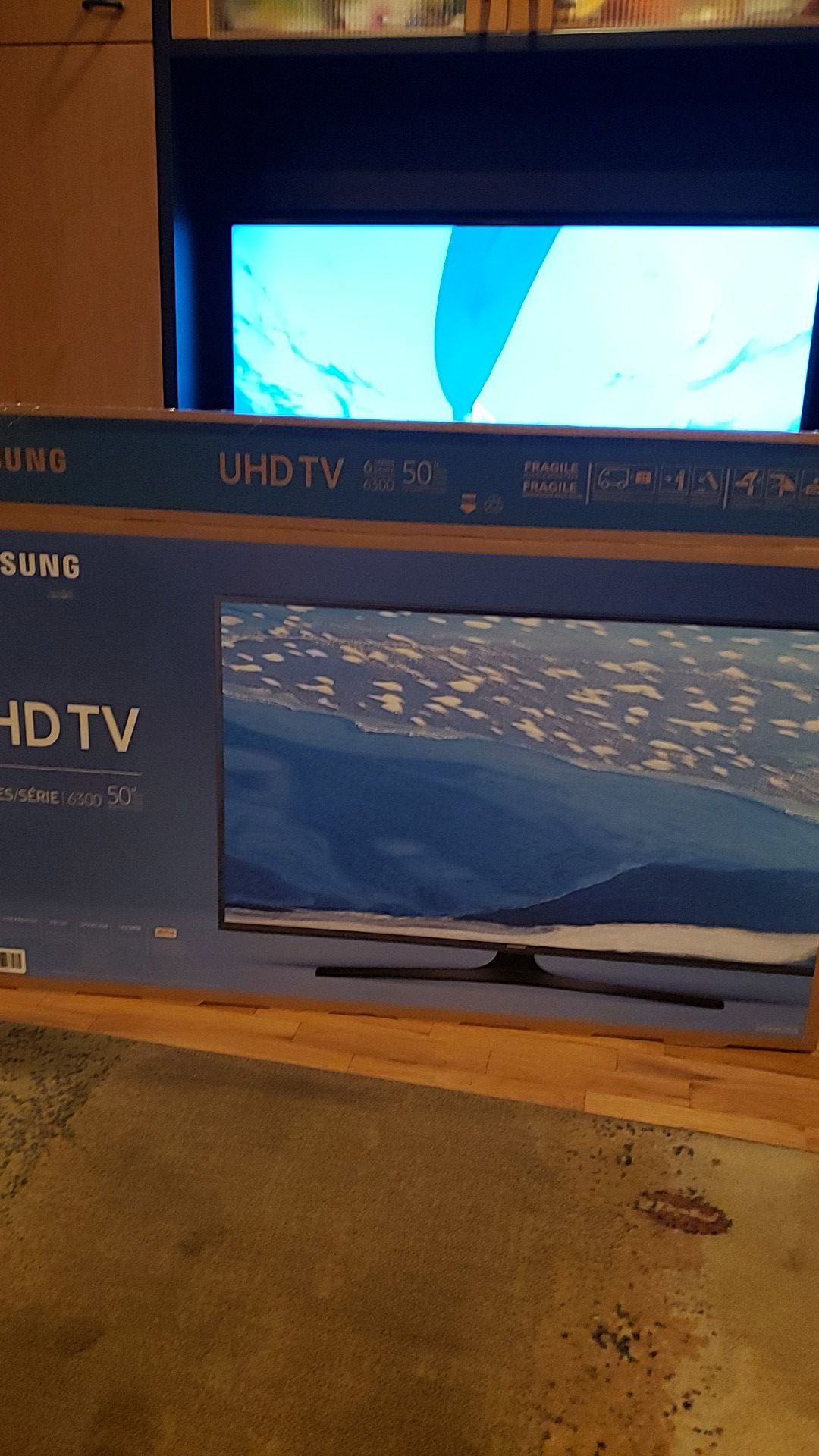 Samsung 50" smart 4K tv in box