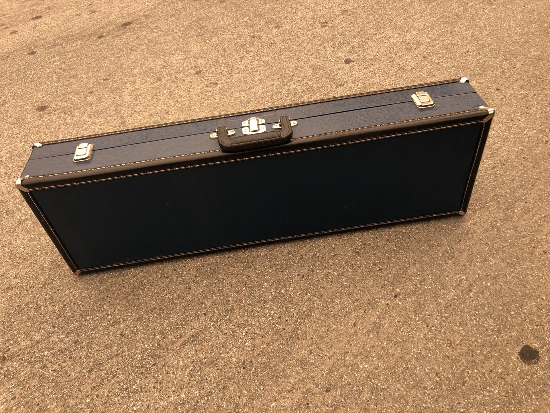 Hard Instrument Case (Carry on)