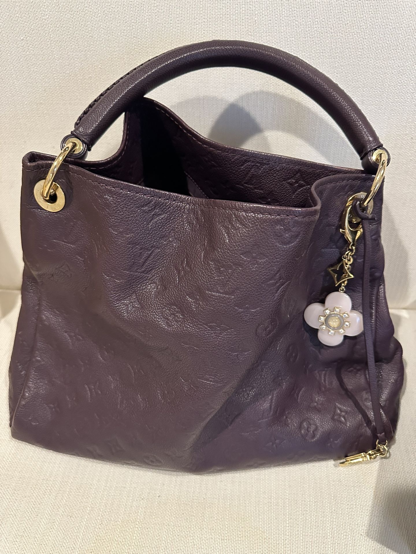 Louis Vuitton Artsy MM Imprente Leather Hobo Bag