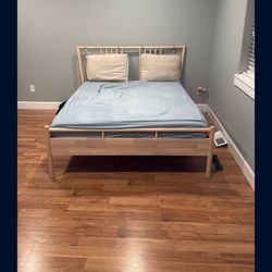 Queen Bed Frame With Matress