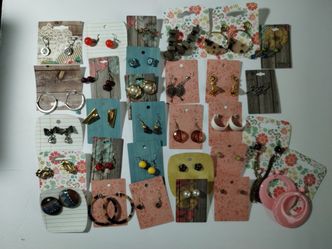 Lot of Earrings
