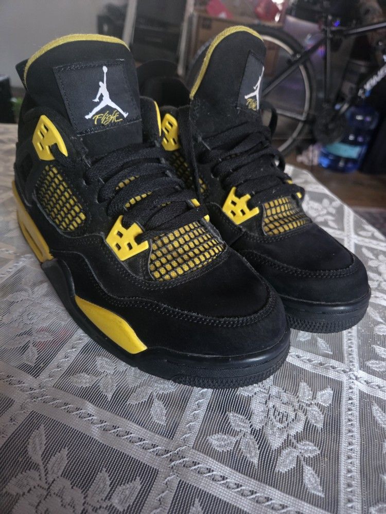 Jordan 4's