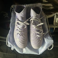 Nike Phantom Soccer Cleats 