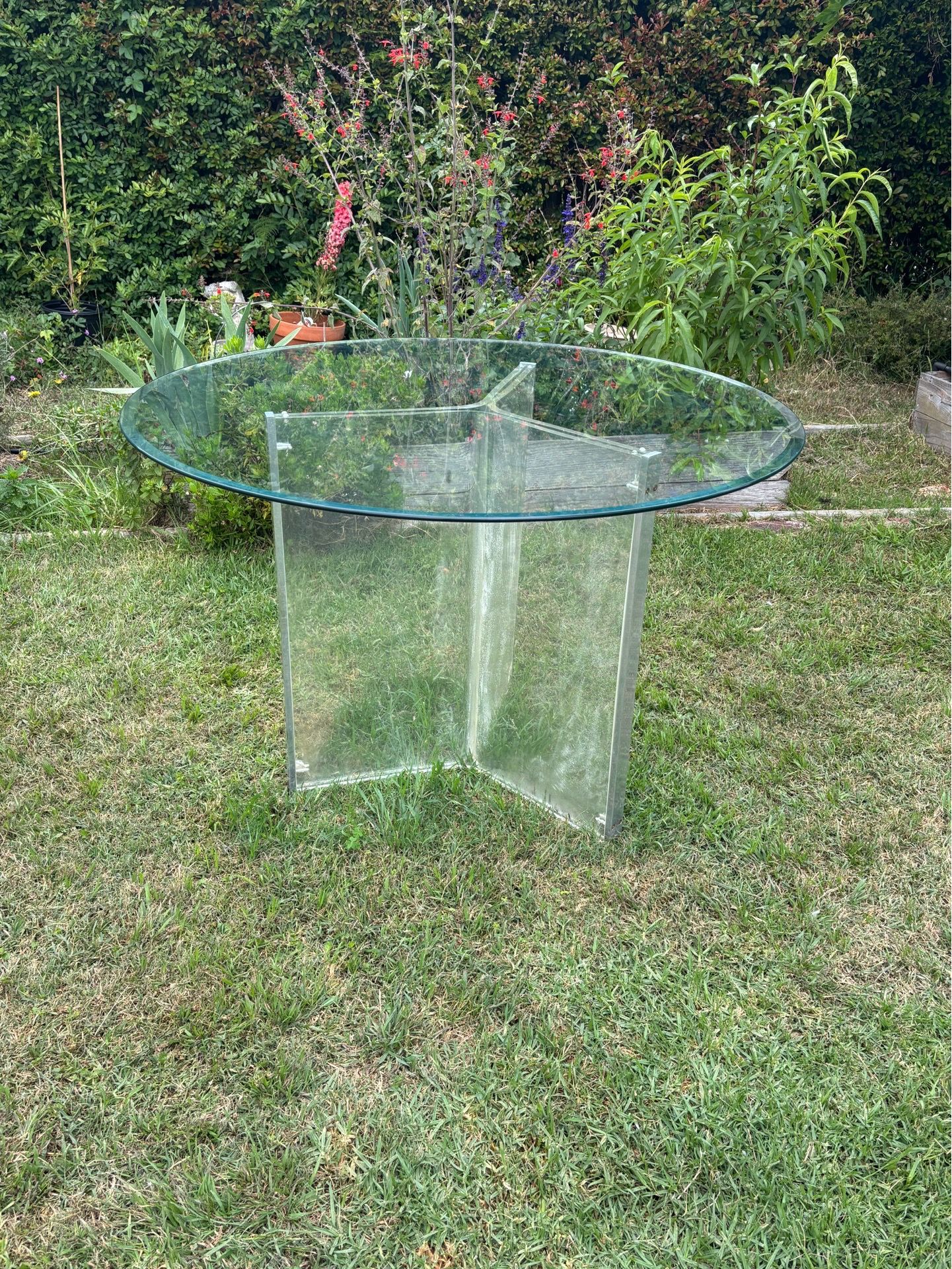 VNTG MCM Regency ROUND Glass Top Dining Table W Lucite Base