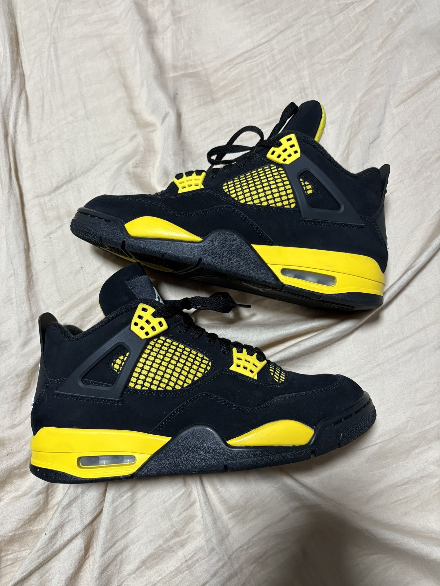 Jordan 4’s Thunders