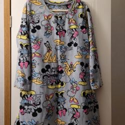 Disney Mickey Minnie Donald Daisy Pluto Fleece Nightgown