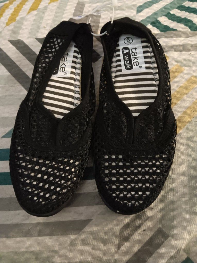 27 Woman's Beach Shoes