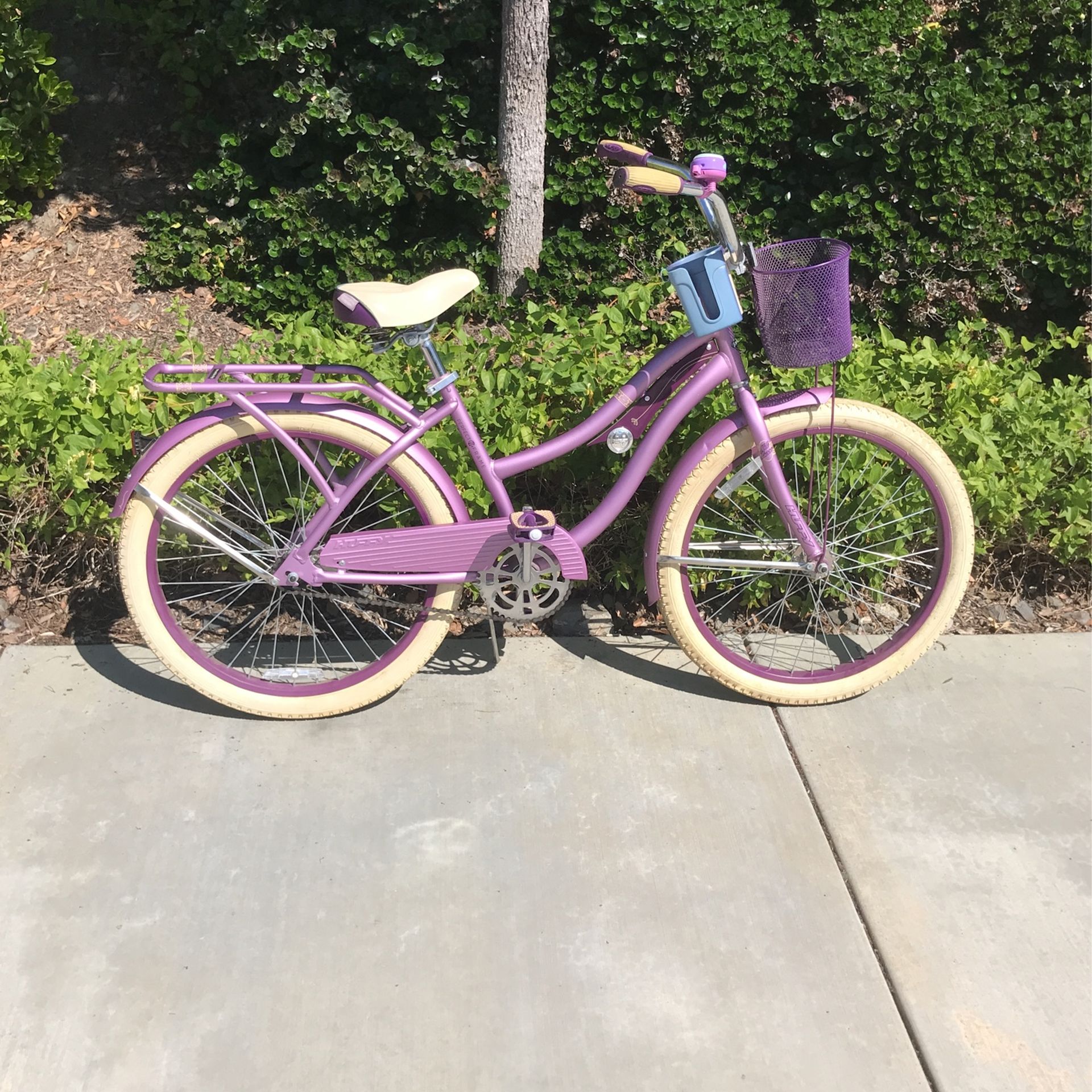 24” Huffy Nel Lusso Ladies/Girls Lavander Beach Cruiser