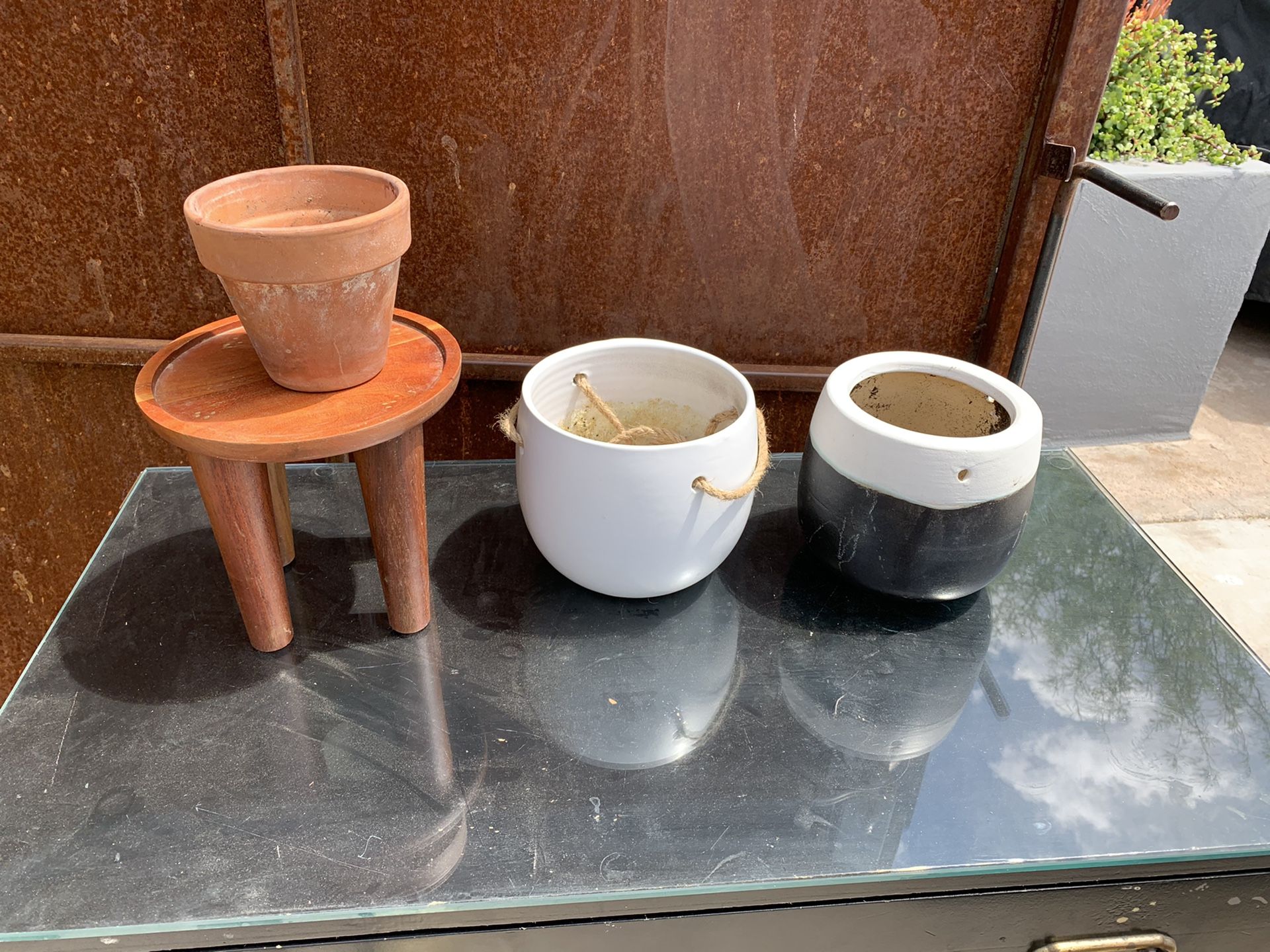 Flower pots