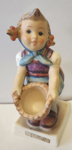 Vintage Hummel Figurine- Girl With Basket