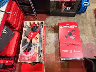 Milwaukee 18 volt cordless Compact Vacuum