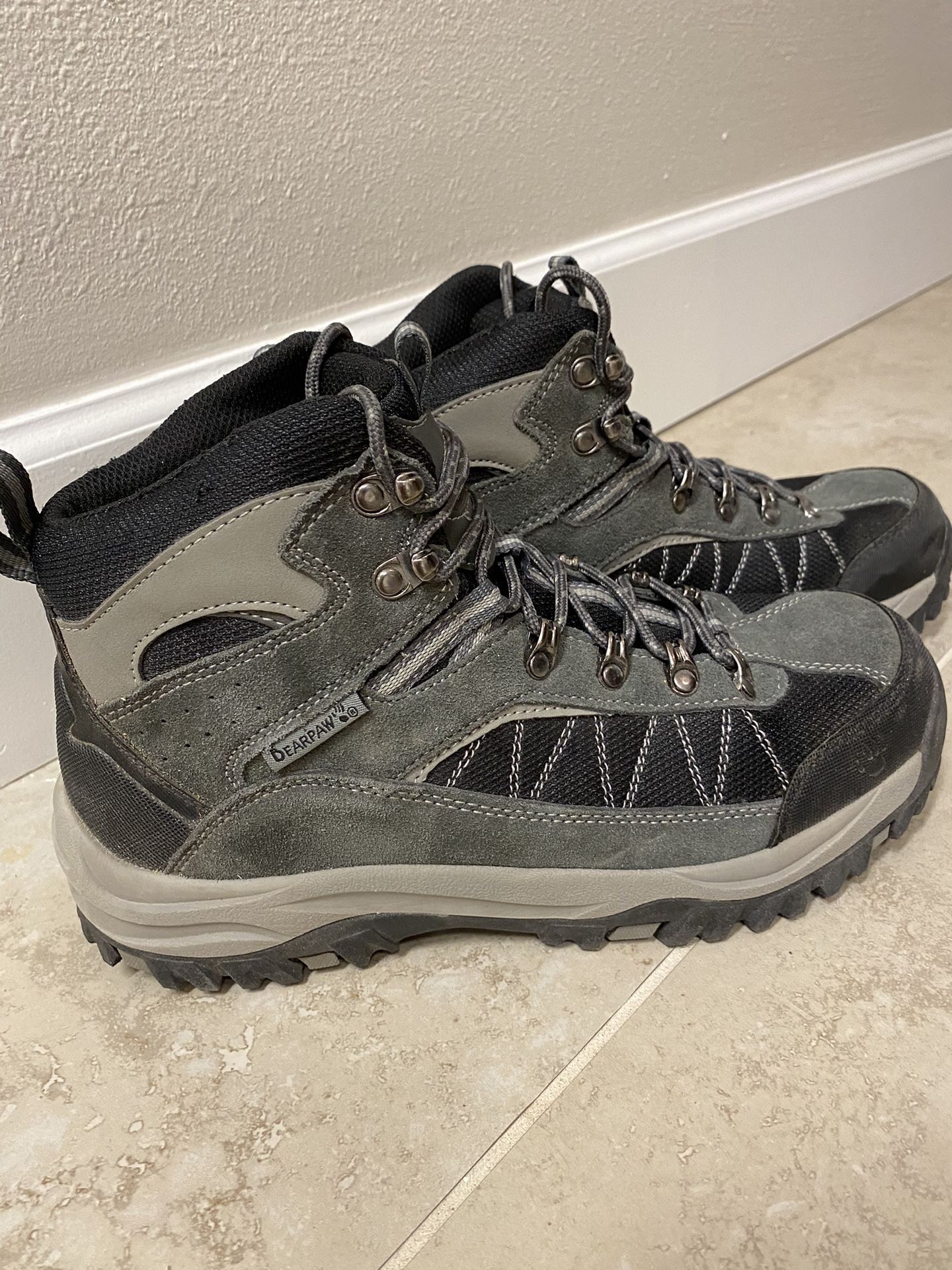 Mens Bearpaw Hiking Boots Size 8.5