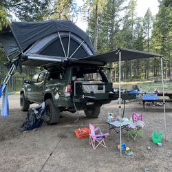 Freespirit Recreation FSR 55” straight pull out awning