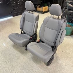  BRAND NEW GRAY LEATHER BUCKET SEATS WITH SEATBELTS 
