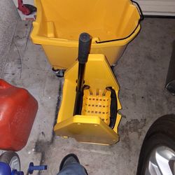 Delano Mop Bucket