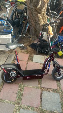 Like New excellent condition New battery