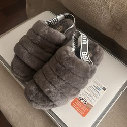 Uggs Slippers Size 7