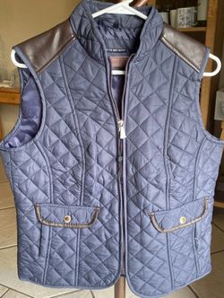 Hollyland Women's Blue Lightweight quilted style Vest in size XL