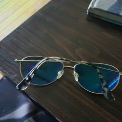 Maui Jim's baby blue sunglasses slight scratch
