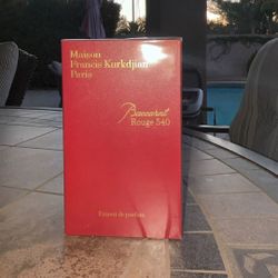 Sealed Baccarat rogue 540, u2.4 FL. Oz, brand new never opened