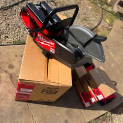 Milwaukee MX FUEL Lithium-lon Cordless 14 in. Cut Off Saw Kit with (2) Batteries and Charger