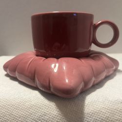 Pillow Saucer and Cup Set