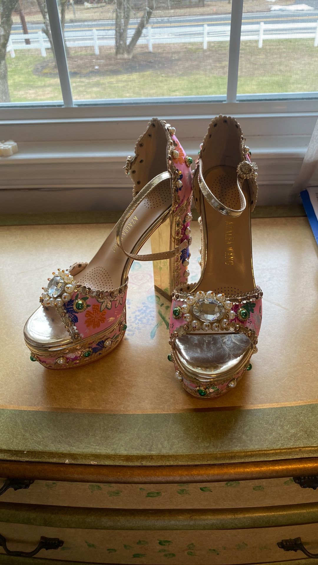 Size 8 Azalea Wang Pink Bling Platform Shoes