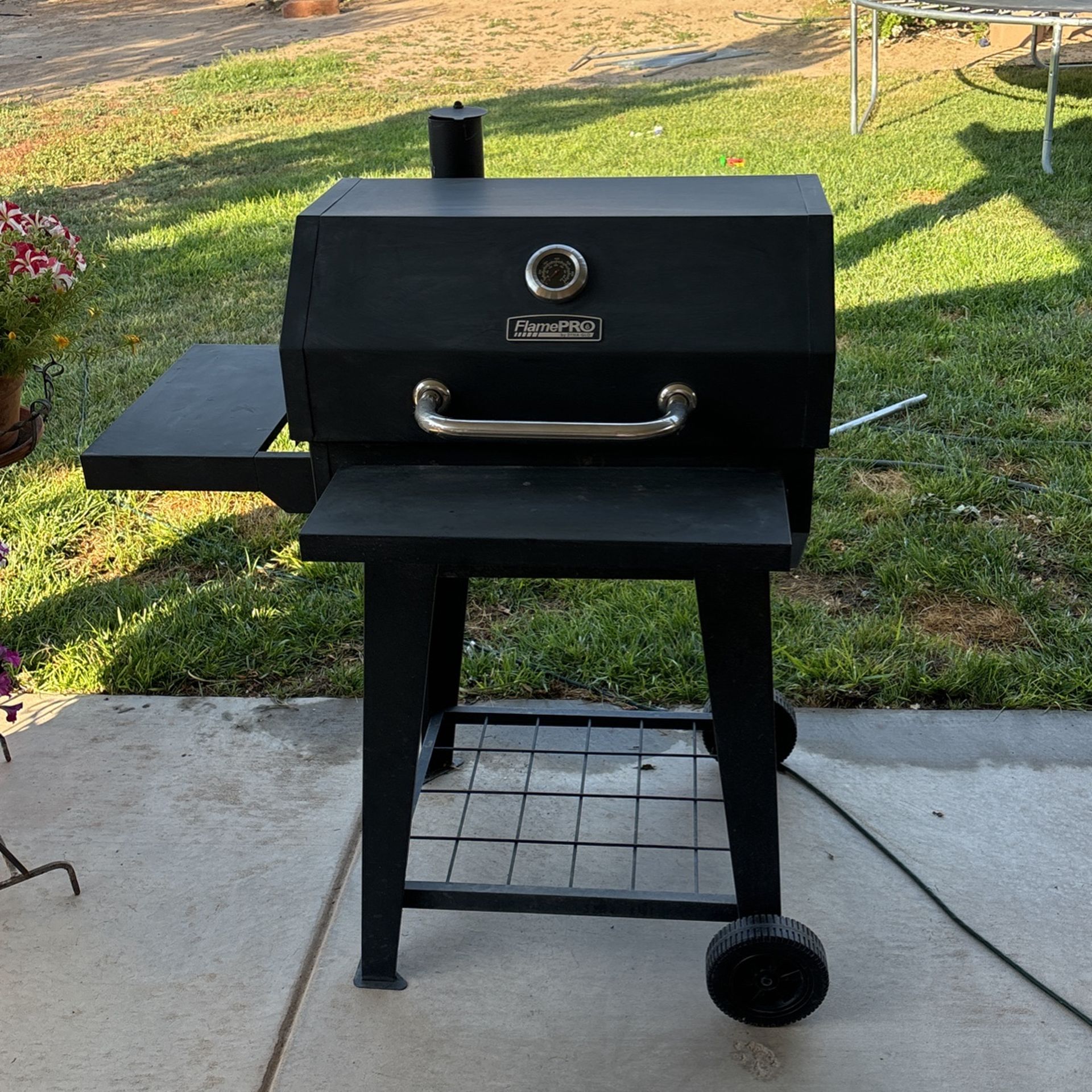 BLACK FLAME PRO CHARCOAL GRILL for Sale in Albuquerque NM OfferUp