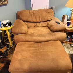 Oversized Chair With Ottoman