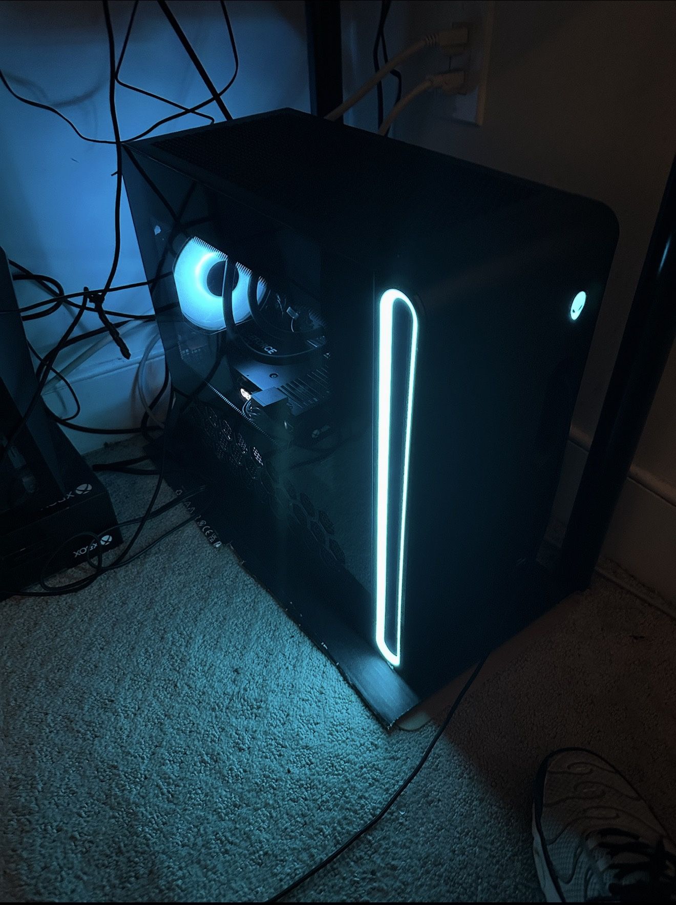 Alienware Alienware - Aurora R16 Gaming Desktop - Intel Core i7-14700F - 16GB Memory - NVIDIA GeForce RTX 4060Ti - 1TB SSD - Black