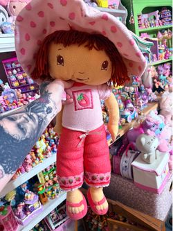 Ultra rare strawberry shortcake jumbo plush