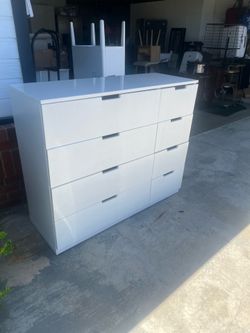IKEA dresser excellent condition