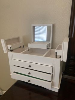jewelry organizer