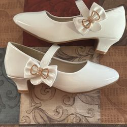 White Dress Shoes - Girls Size 2
