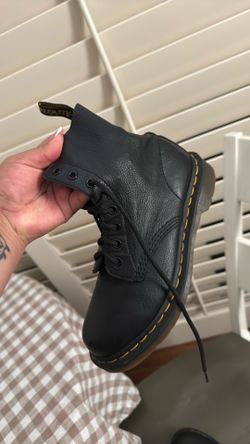 Size 8 Women  Dr. Marten’s