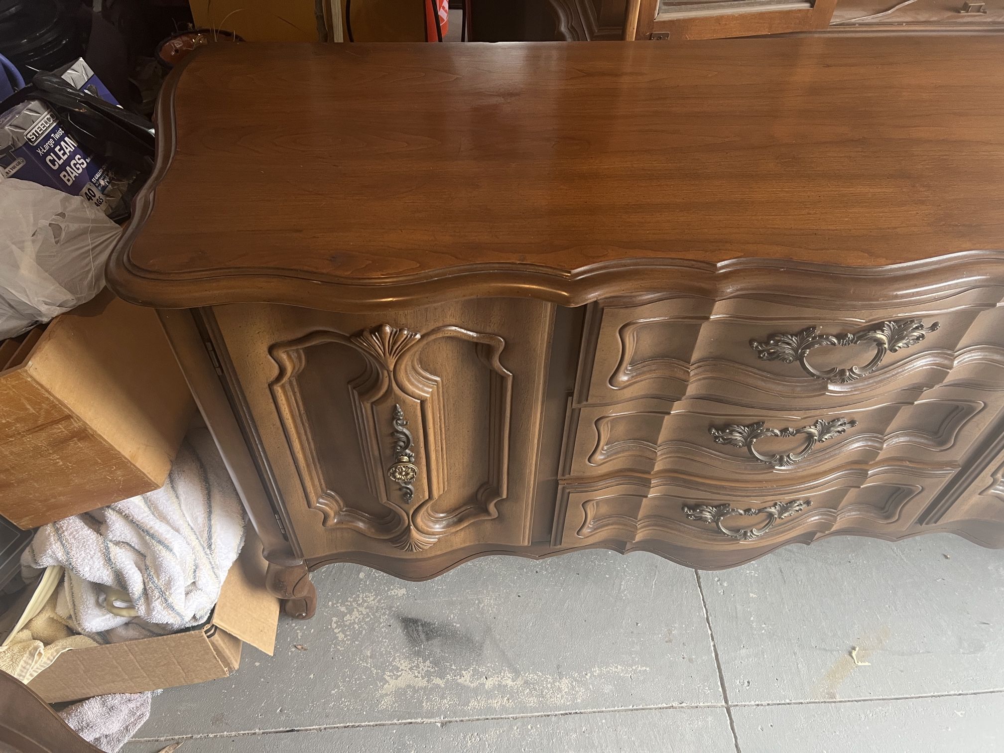 Buffet/ Dresser