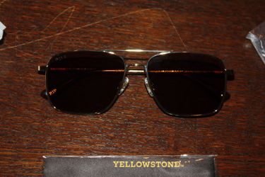 Yellowstone Diff Rip Wheeler sunglasses new in box