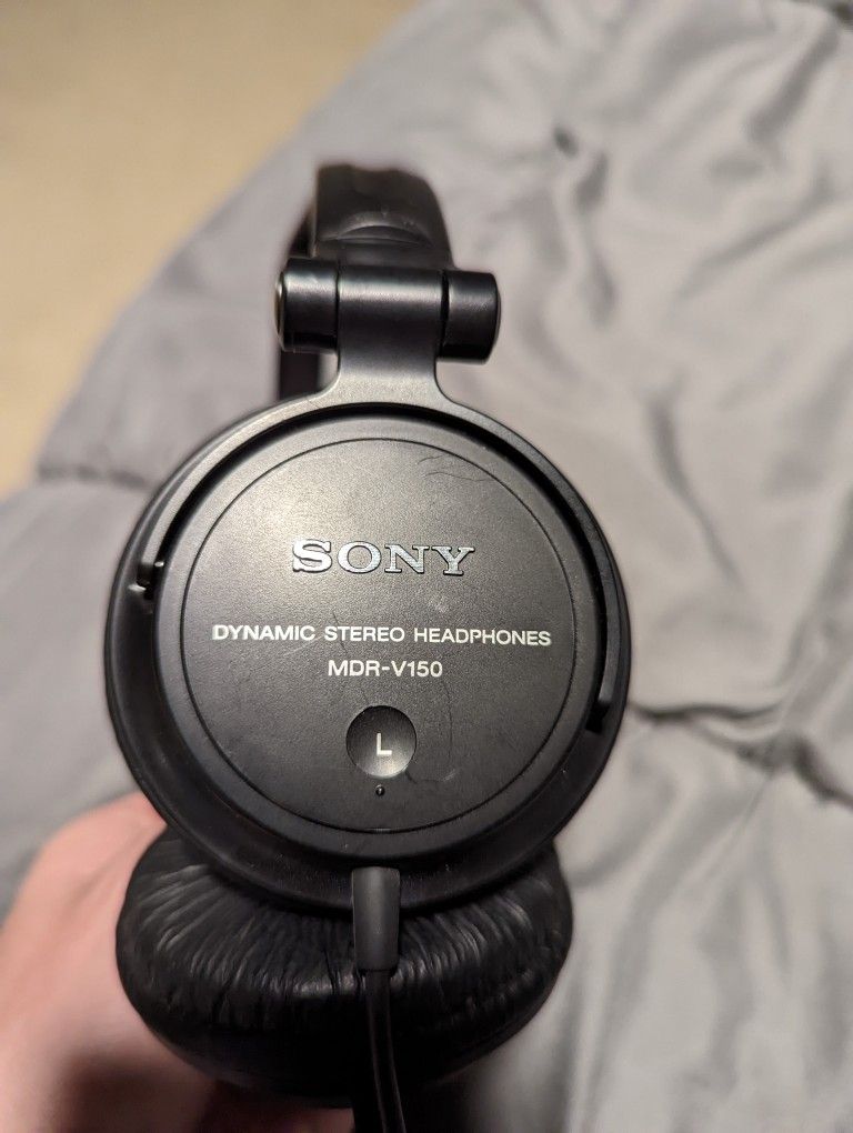 Sony Headphones MDR-V150 Studio Stereo Dynamic