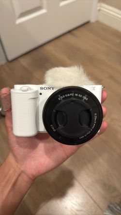 Sony ZVE10 - White