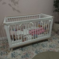 BabyLetto crib + Toddler Railing Wood And White 
