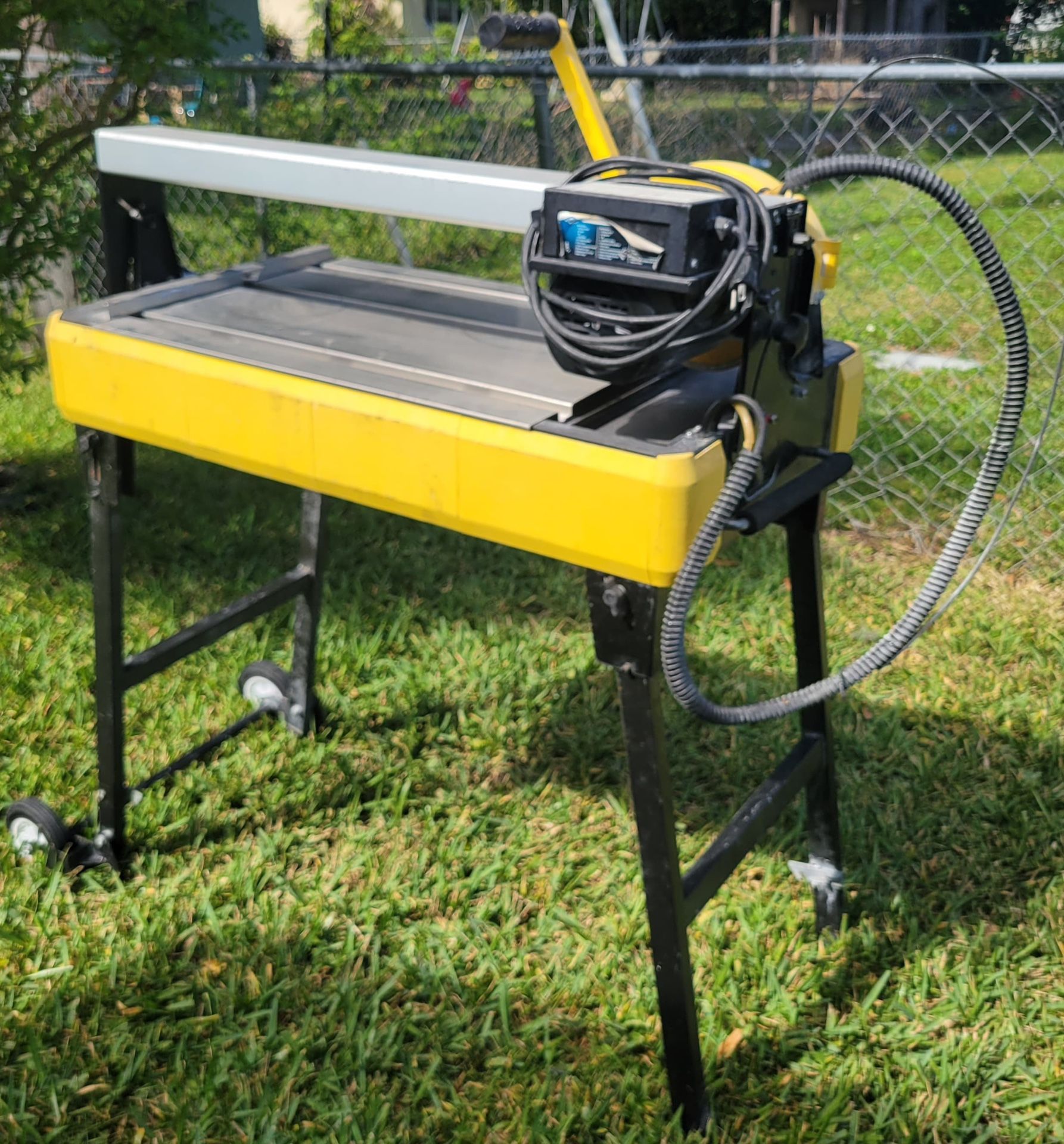 Tile Saw With Stand