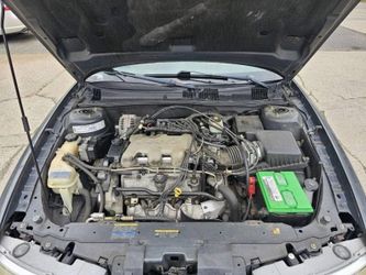 Used Car Engine Bay – Complete Assembly