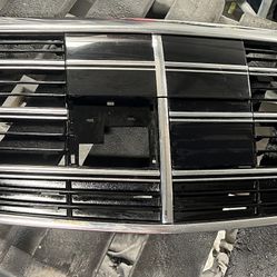 Mercedes Benz S(contact info removed) OEM Grill 