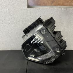 2019-2020 HYUNDAI SANTA FE LEFT HEADLIGHT OEM USED 