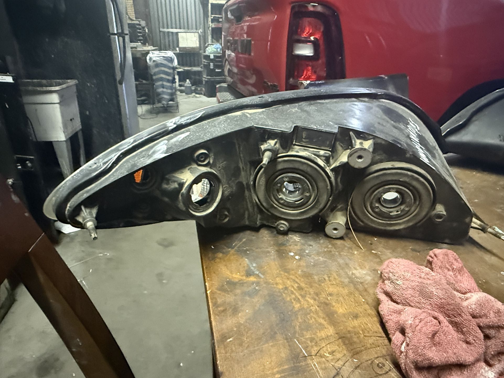 💡 Pair of Headlights – International ProStar – $100