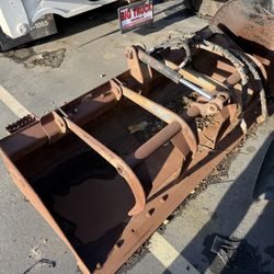 Caterpillar CAT Skid Steer Grapple Bucket 