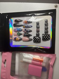 Press on nails